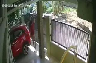 Viral! Aksi Pencurian Sepeda di Pekanbaru Terekam CCTv, Pelaku Pakai Mobil Avanza
