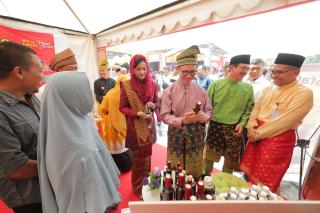 OJK Gelar Harvesting Gerakan Nasional Bangga Buatan Indonesia di Provinsi Riau