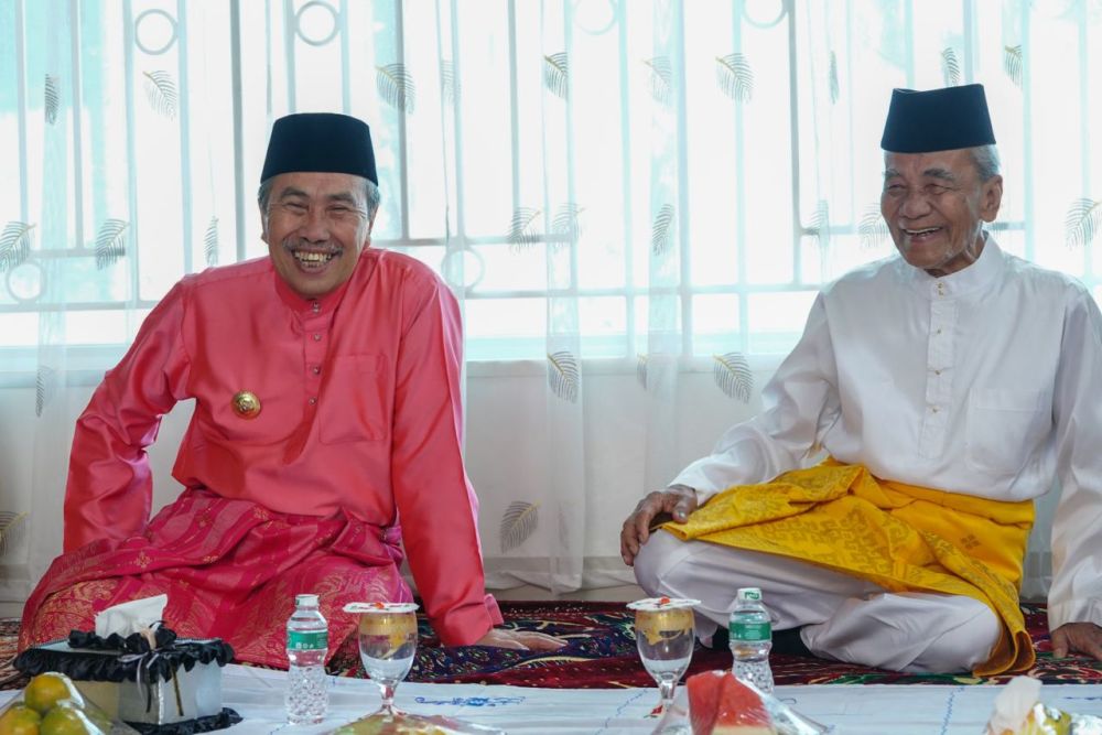 Anas Maamun Merasa Bangga Dikunjungi Gubri Syamsuar