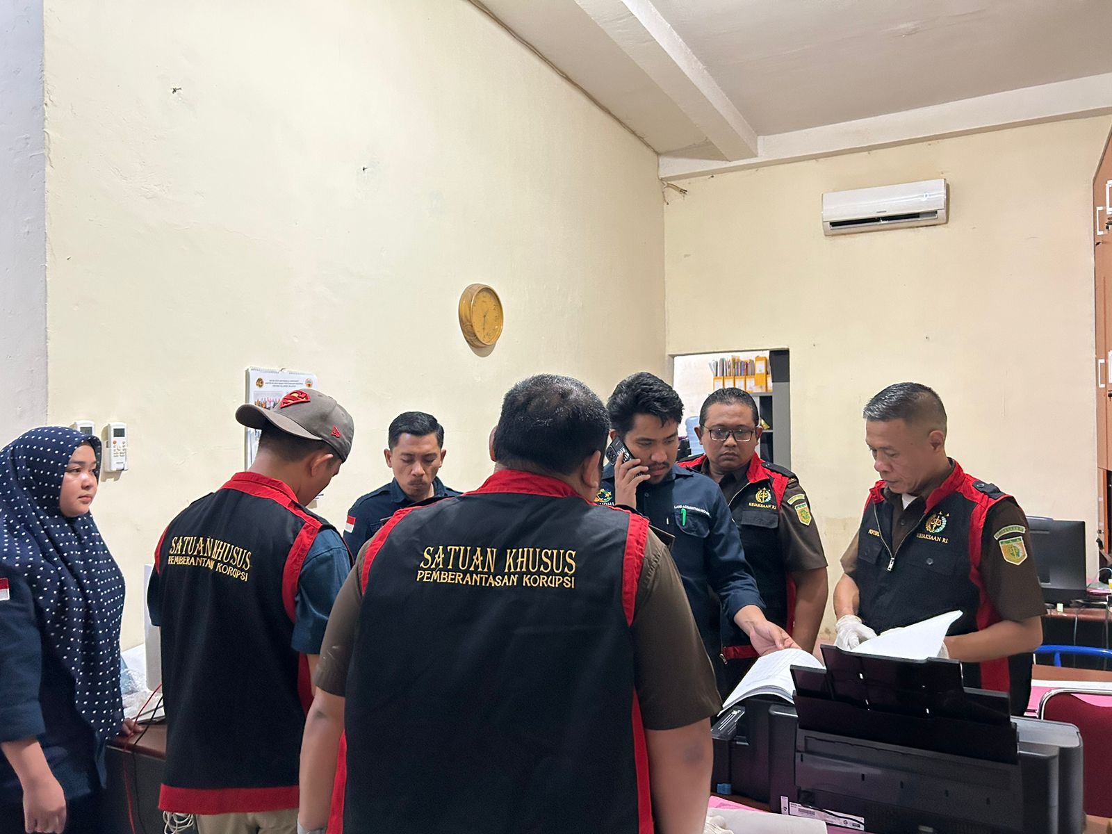 Tim Penyidik Kejati Sulsel Geledah Kantor SNVT dan Kantor BPN
