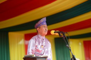 Gubri Syamsuar Pimpin Upacara Peringatan HUT ke-66 Provinsi Riau