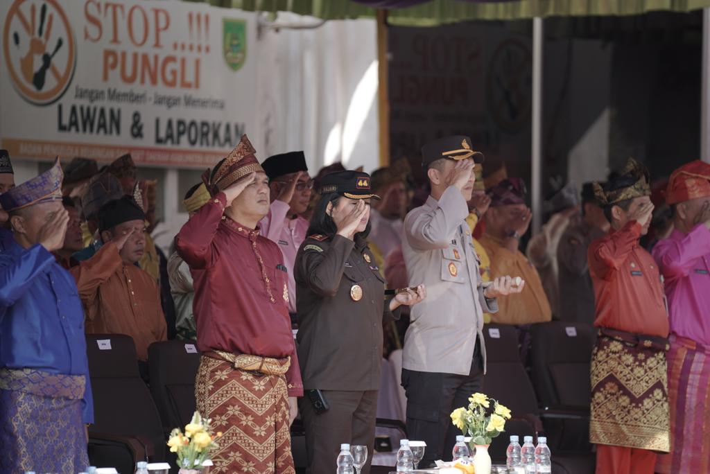 Kajari Rohil Yuliarni Appy SH.,MH.,Hadiri Upacara HUT Provinsi Riau ke- 66Â