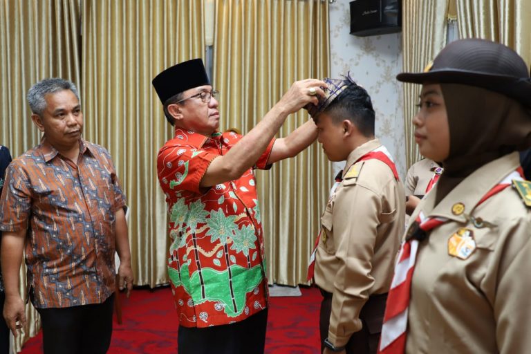 Bupati Wardan Lepas Kontingen Pramuka Ikuti Raimuna Nasional ke-XII di Jakarta