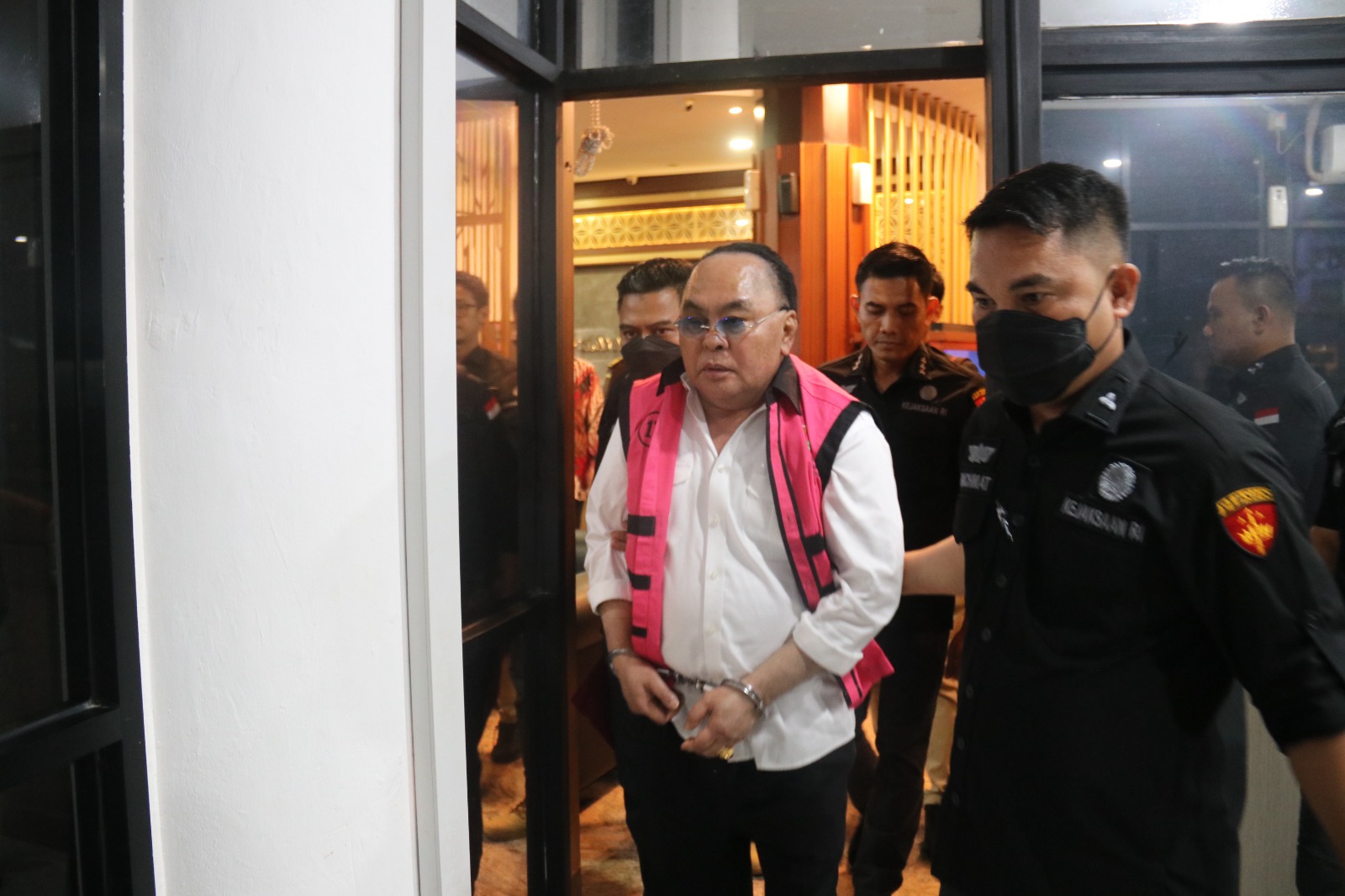 Mantan Bupati Kutai Barat IT TersangkaÂ