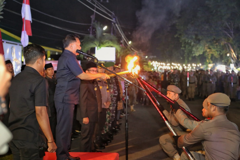 Ribuan Pelajar Ramaikan Lomba Pawai Obor di Selatpanjang