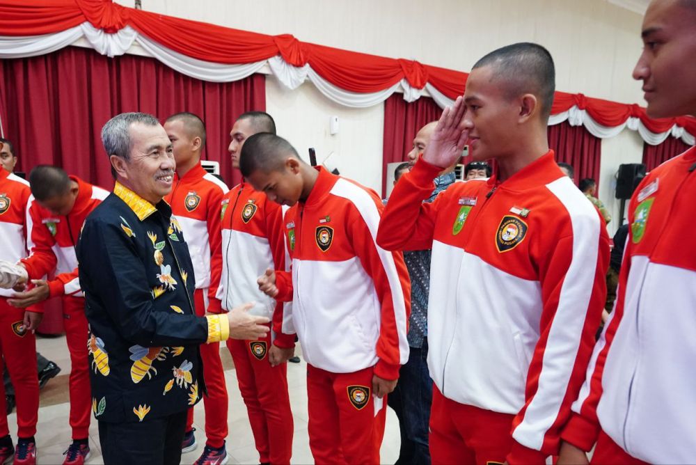 Gubri Syamsuar Ramah Tamah dengan Paskibraka Riau 2023