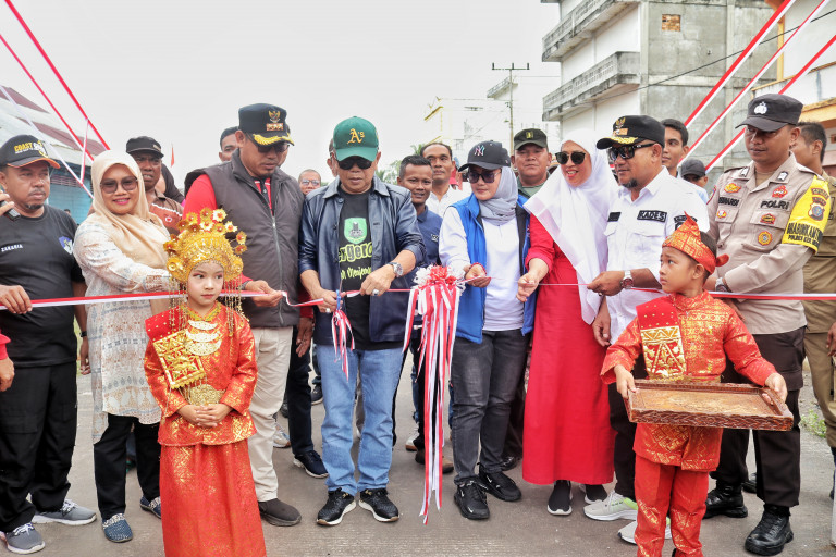 Buka Lomba Sampan Layar Desa Bandul, Plt Bupati Tinjau Kondisi Jembatan Perawang