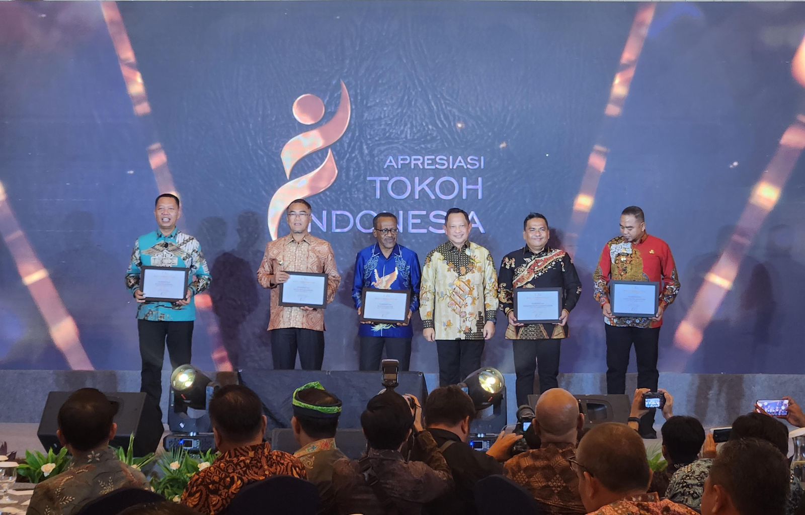 Pj Wako Pekanbaru Raih Penghargaan Apresiasi Tokoh Indonesia untuk Kategori Kepala Daerah Terinovati