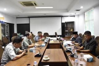Hearing Komisi IV DPRD Pekanbaru dengan 2 Perusahaan Pengangkut Sampah