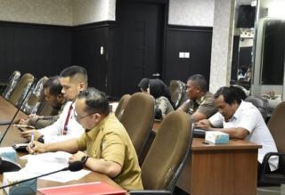 Laksanakan Hearing, Komisi I Serahkan Data Tiang Ilegal ke Apjatel