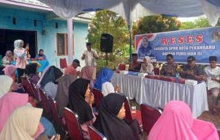 Gelar Reses, Arwinda Gusmalina Serap Keluhan Warga Sialang Sakti Tenayan