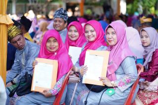 Gubri Serahkan 614 SK PPPK Tenaga Pendidik Pemprov Riau Formasi 2022