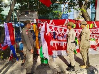 Satpol PP Pekanbaru Tertibkan Penjual Bendera di Sepanjang Jalan Protokol