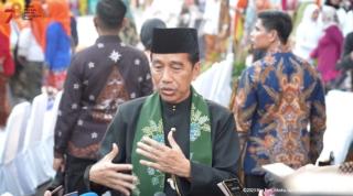 Presiden Jokowi Ingin Masyarakat Kembali Gemar Berkebaya