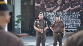 Wakajati Riau Ingatkan Pegawai Senantiasa Disiplin & Tingkat Kualitas Pelayanan PublikÂ 