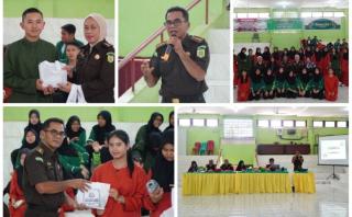 Tim Penkum Kejati Riau Melaksanakan Penyuluhan Hukum di SMA YKPP Dumai
