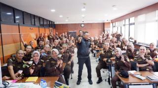 Kapuspenkum: Public Speaking Adalah Seni, Harus Dimiliki oleh Setiap Jaksa