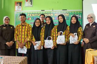 Kejati Riau Gelar Penyuluhan Hukum Program JMS di SMK Negeri 1 Siak