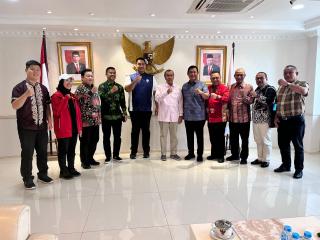 Bertemu Menpora, Gubri Syamsuar Sampaikan Kesiapan Riau Sebagai Tuan Rumah Porwil XI Sumatera