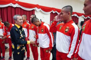 Gubri Syamsuar Ramah Tamah dengan Paskibraka Riau 2023