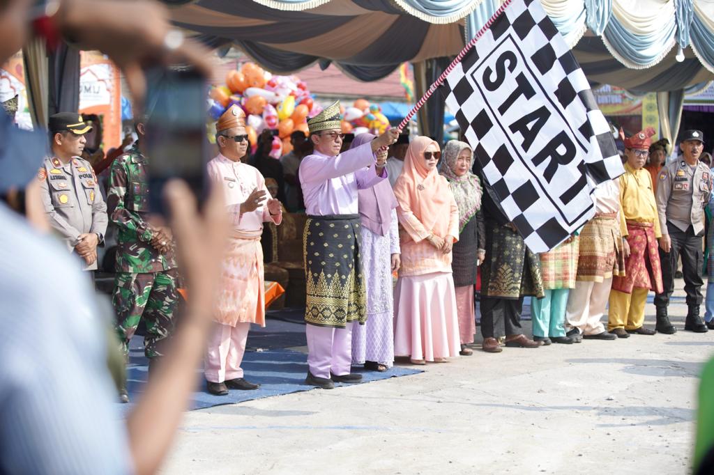 Bupati Wardan Lepas Pawai Ta
