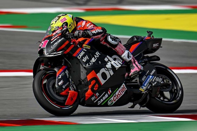 MotoGP Catalunya: Pecco Bagnaia Kecelakaan Hebat, Aleix Espargaro Bekuk Maverick Vinales
