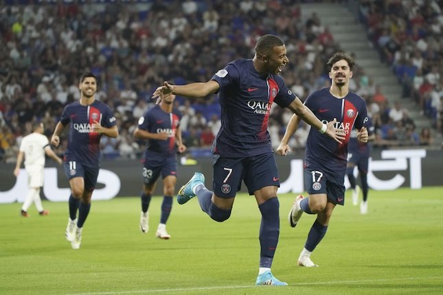 Ligue 1: Lyon Takluk dari PSG dengan Skor Telak 1-4