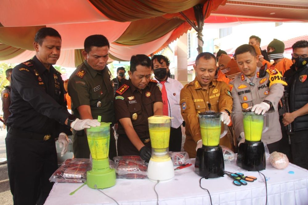 Polres Bengkalis Musnahkan Tiga Jenis Narkoba, 12 Pelaku DihadirkanÂ