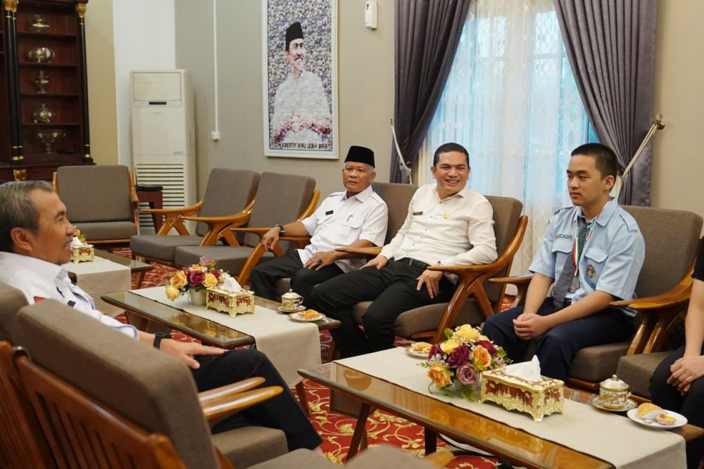Pelajar Asal Riau Raih Medali Perak IOI di Hungaria, Gubri Berikan Bonus