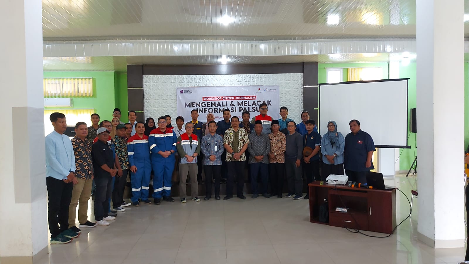AJI Pekanbaru & PHR Paparkan Risiko Peredaran Informasi Palsu bagi Perangkat Desa di Bathin Solapan