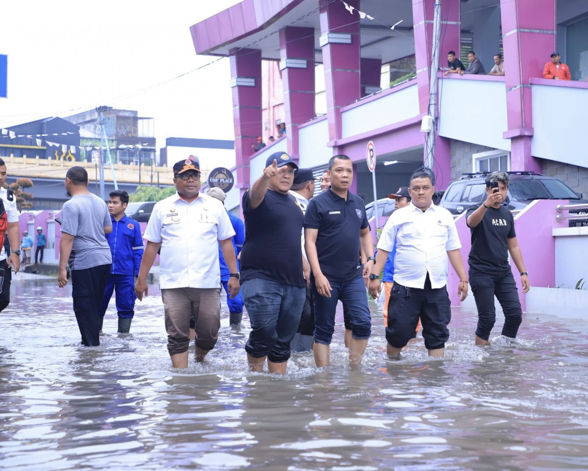 Soal Banjir di Jalan Puyuh Mas, Pj Wali Kota Pekanbaru Akan Koordinasi ke Pemprov dan Pusat