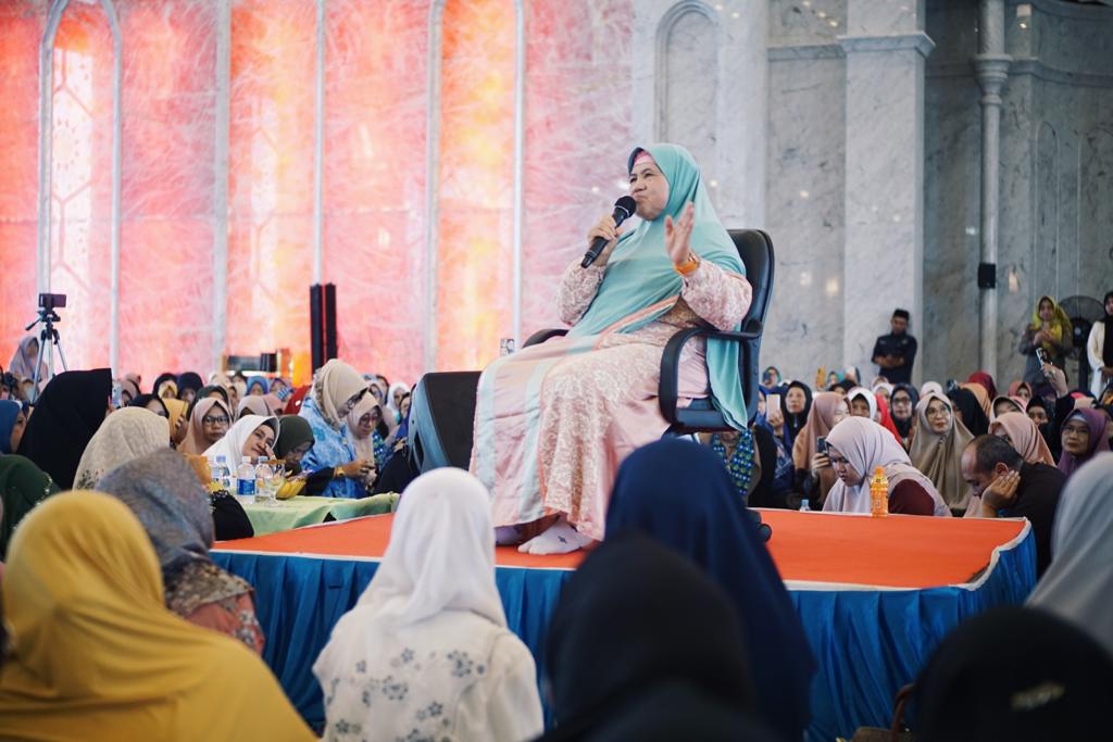 Wali Kota Dumai Hadiri Kajian Muslimah Bersama Mamah Dedeh di Dumai Islamic Center