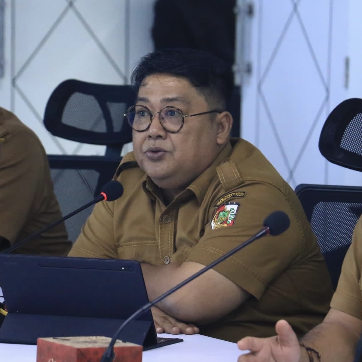 Kelola Sampah di TPA Muara Fajar, DLHK Pekanbaru Pinjam Ekskavator dari Pemprov