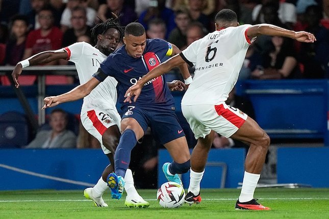 Ligue 1: PSG Dipermalukan Nice di Kandang Sendiri dengan Skor 2-3
