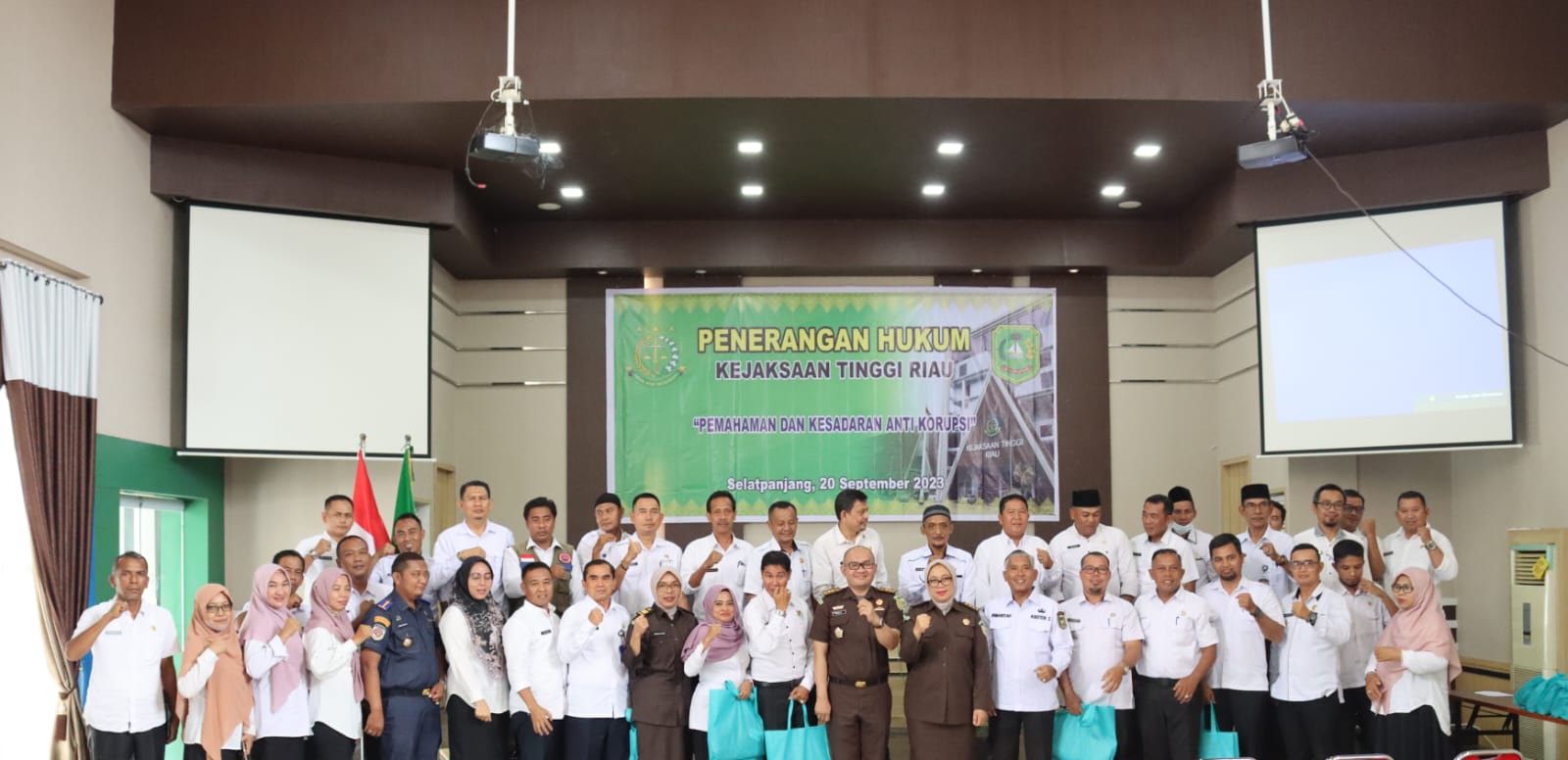 Tim Penkum Kejati Riau Melaksanakan Kegiatan Program BINMATKUM di Kepulauan MerantiÂ 