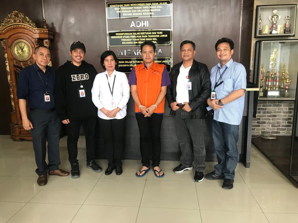 Penyidik OJK Amankan Pelaku Asuransi Ilegal di PekanbaruÂ