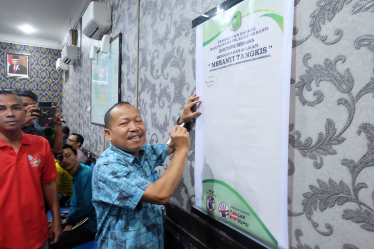 Atasi Kemiskinan, Inspektorat Meranti Luncurkan Aplikasi Meranti Tangkis