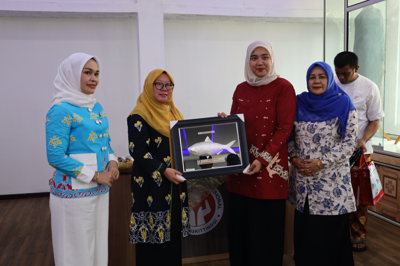 Gandeng Dekranasda, Disdagperin Bengkalis Kaji Banding ke Dekranasda Bukittinggi
