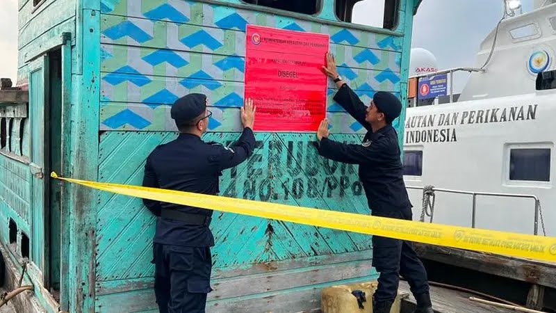 KKP Segel Penambangan Pasir Ilegal di Rupat, 3 Kapal DiamankanÂ