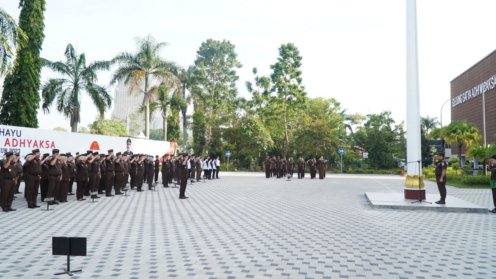 Penerima Apel Kerja Pagi, Aspidsus Kejati Riau : Rakernis 2023 harus Dipedomani dan Dilaksanakan