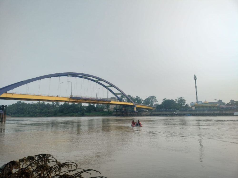 Tolonggg! Lagi Asik Mandi di Sungai Pagar Rengat Dua Pemuda Hilang Tenggelam