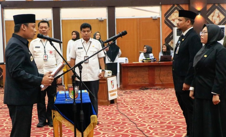 Pj Wali Kota Pekanbaru Serahkan SK 347 Pejabat Fungsional