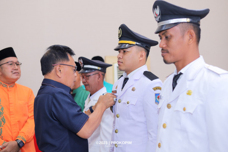 Plt Bupati Asmar Lantik 5 Penjabat Kepala Desa