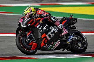 MotoGP Catalunya: Pecco Bagnaia Kecelakaan Hebat, Aleix Espargaro Bekuk Maverick Vinales