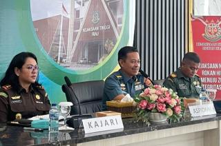 Aspidmil Kejati Riau Kunjungan Kerja & Sosialisasikan Fungsi JAM-Pidmil di Kejaksaan Negeri Rokan Hi