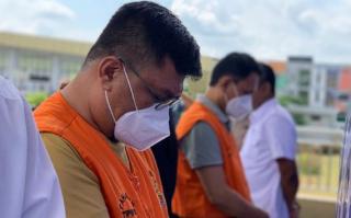 Mantan Kadinkes Kampar dan Kepala Puskesmas Sibiruang Bebas dari Sel Polda Riau