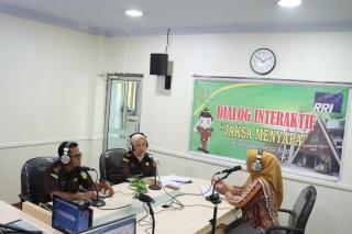 Jaksa Fungsional Bidang Intelijen Kejaksaan Tinggi Riau menjadi Narasumber dalam Dialog Interaktif