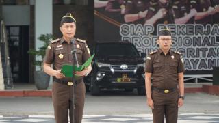 Asintel Kejati Riau Marcos M. M. Simaremare Menjadi Penerima Apel Kerja Pagi