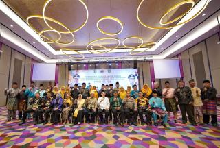 Bupati Kuansing Kukuhkan Pengurus IKKSi Kota Dumai Periode 2023-2026