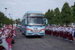 Keliling Kota, Bus KPK Sapa Warga Pekanbaru